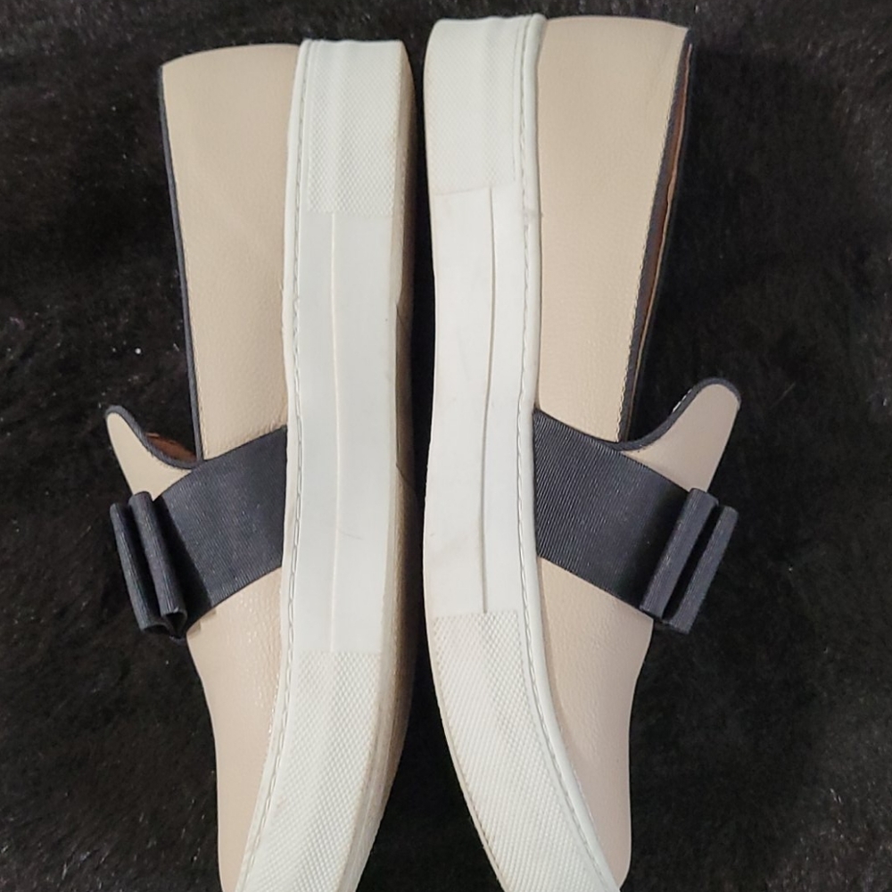 Shoe Dazzle Women's Comfort Slip-on Canvas Shoes. - Picture 2 of 6